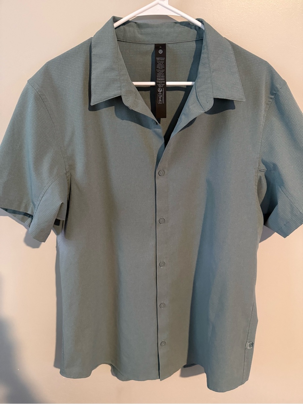 lululemon athletica Short-Sleeve Button-Down Shirt in Sage
